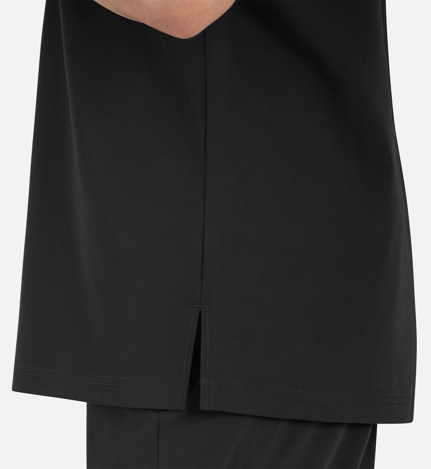 Matrix Pro Men's 5901 Men's Contrast Piping Tuckable V-Neck Top Black