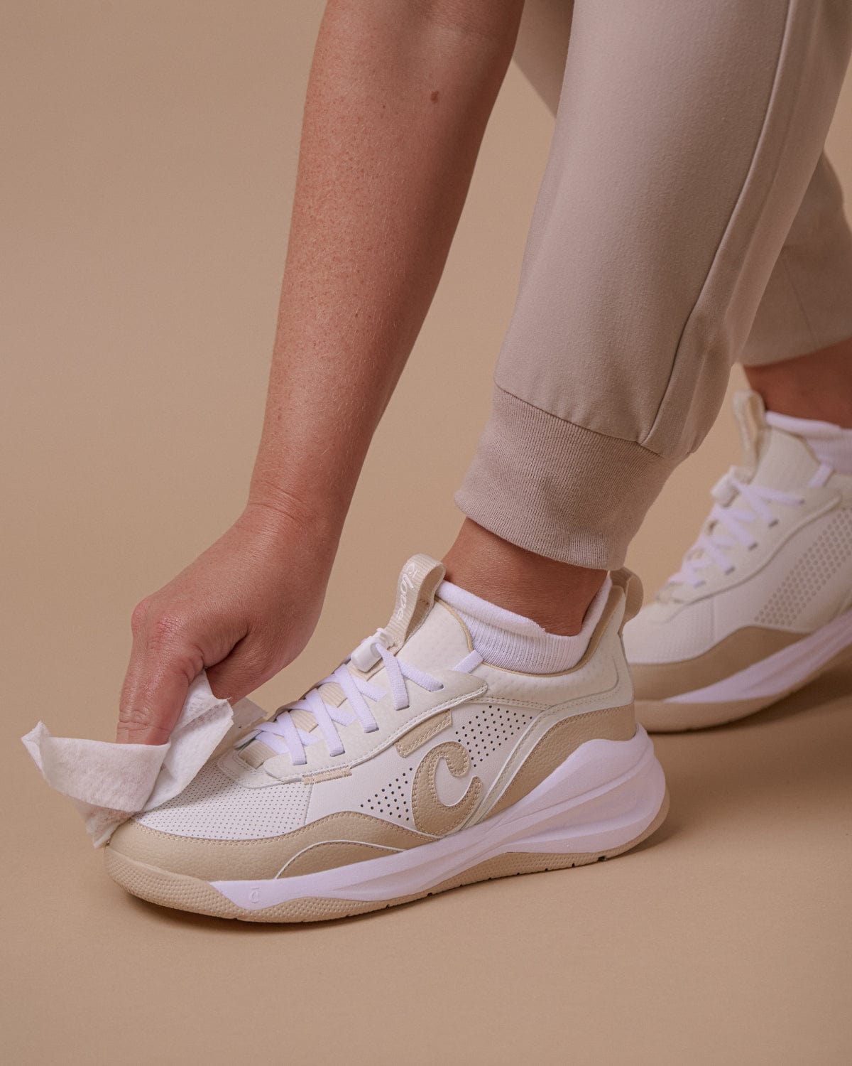 Women's Strada Shoes White / Vintage Tan