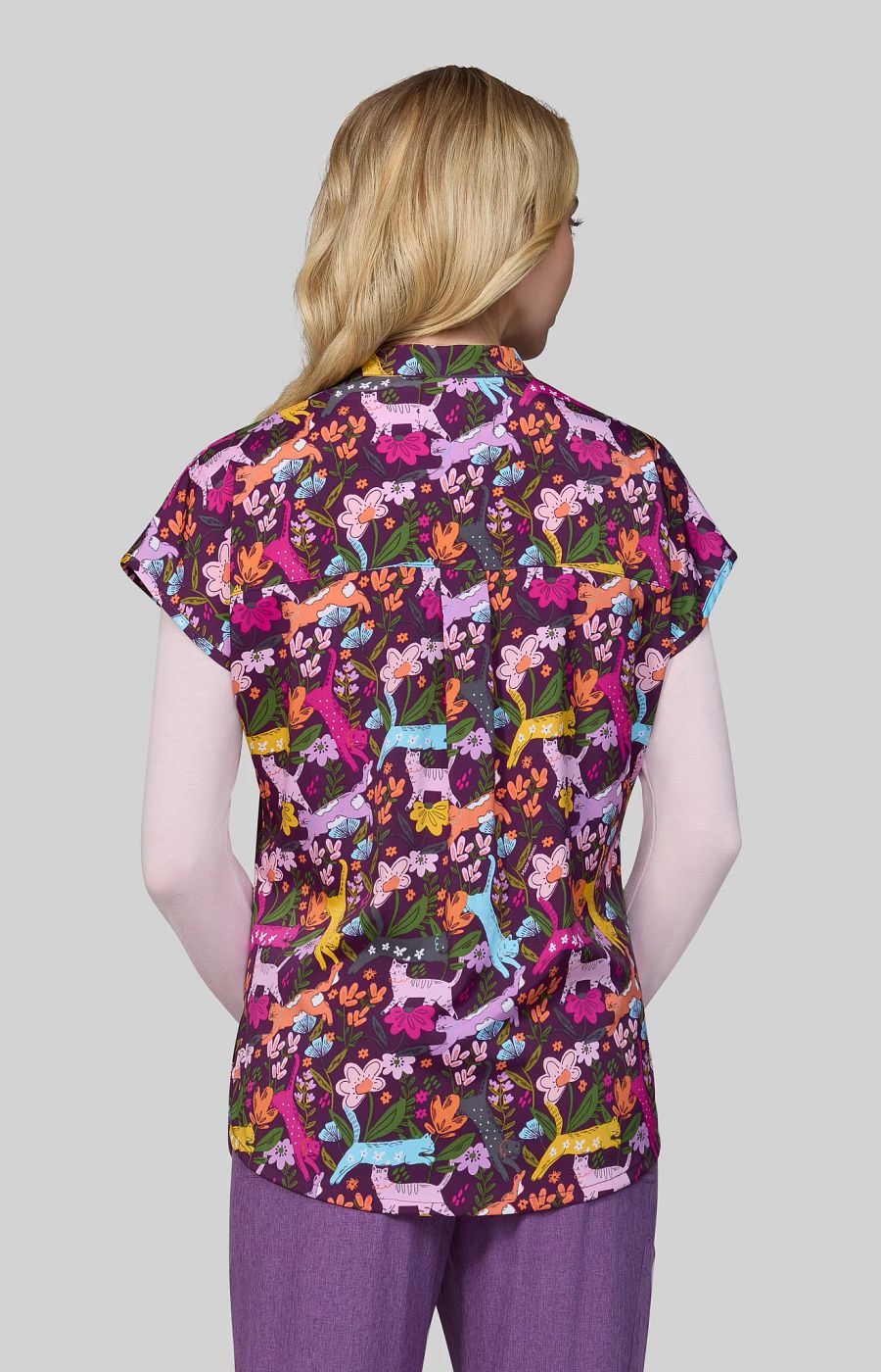 Artists Series Ari Women's 1-Pocket Print Scrub Top Floral Kitties