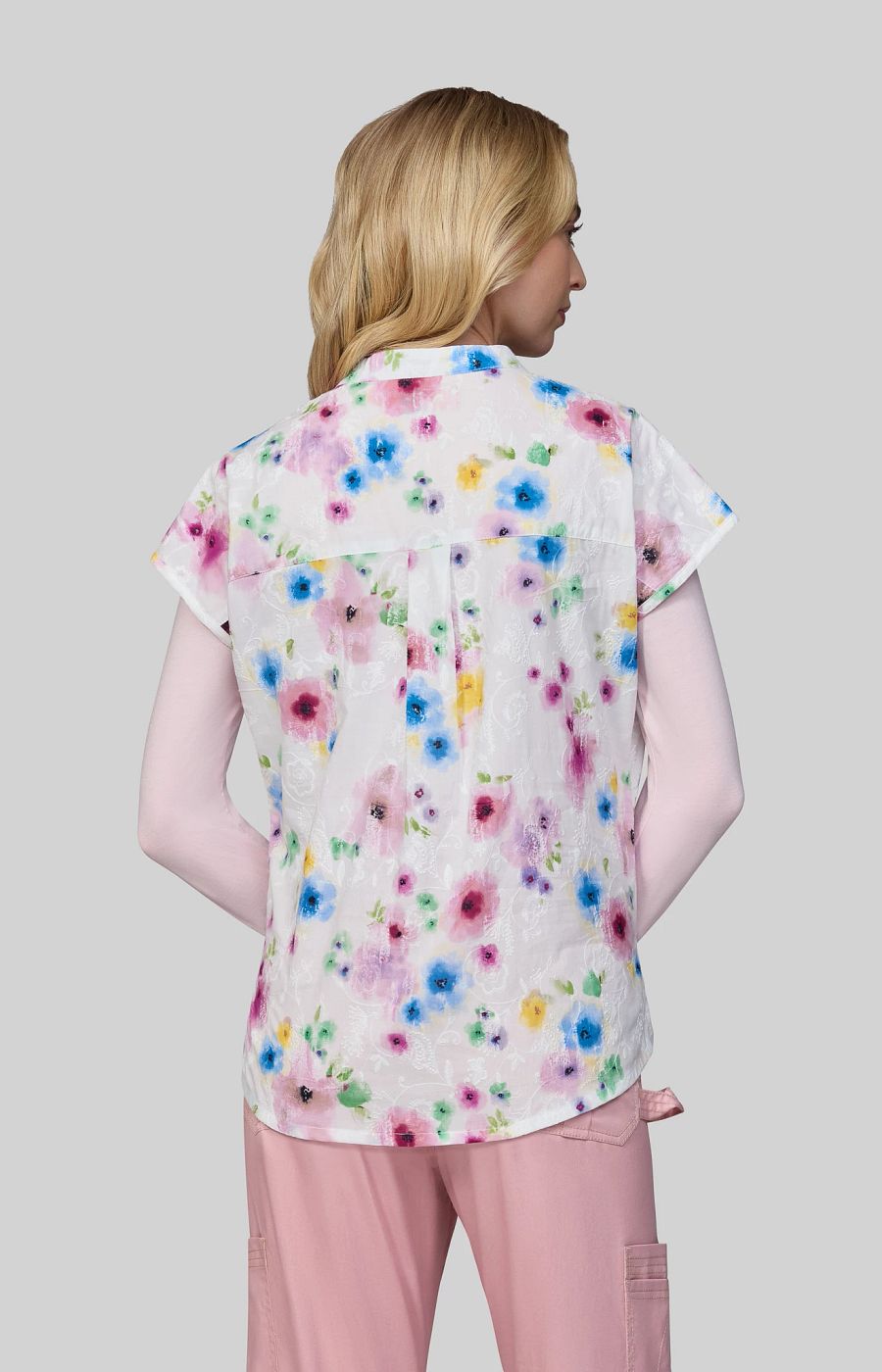 Classics Ari Women's 1-Pocket Print Scrub Top Big Blooms Embroidery