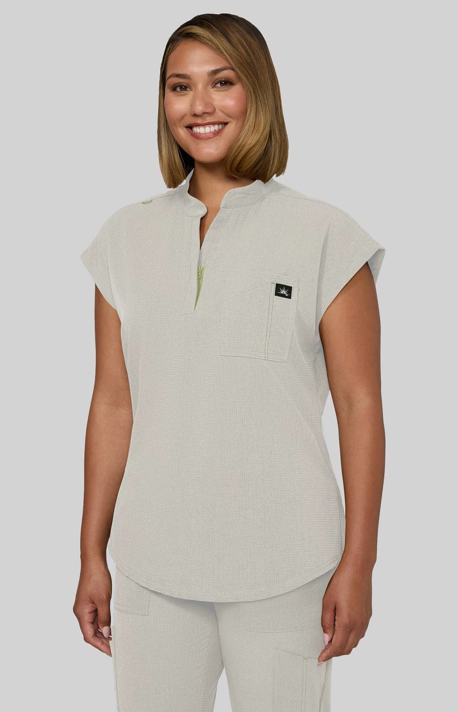Solis x koi Catrin Women's 2-Pocket Zipper-Neck Scrub Top Bone