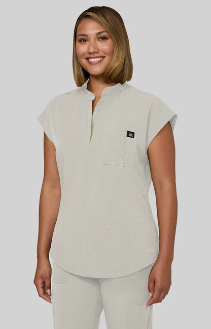 Solis x koi Catrin Women's 2-Pocket Zipper-Neck Scrub Top Bone