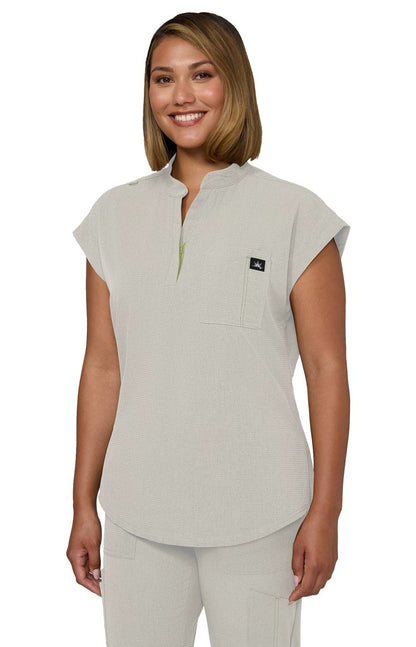 Solis x koi Catrin Women's 2-Pocket Zipper-Neck Scrub Top Bone
