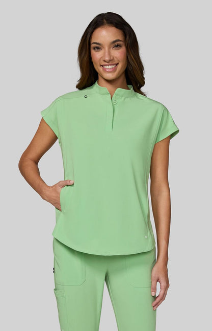 Next Gen Superhuman Women’s 2-Pocket Scrub Top Pistachio