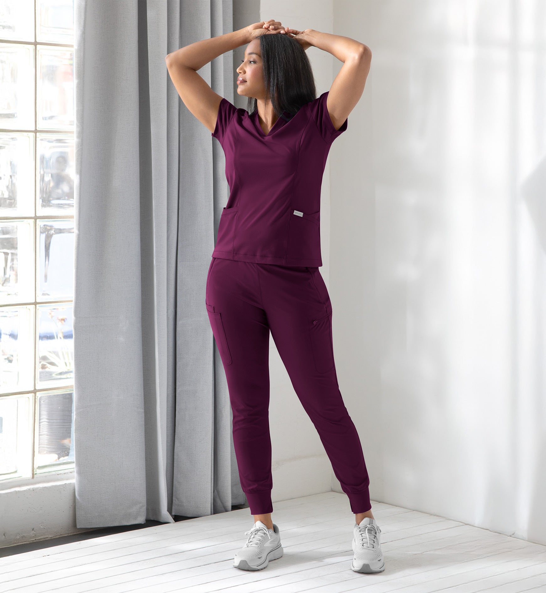 Embrace 2501 Zoe Banded V-Neck Top Wine