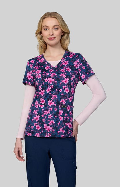 Basics Leslie Women's 2-Pocket Stretch Print Top Petal and Blooms
