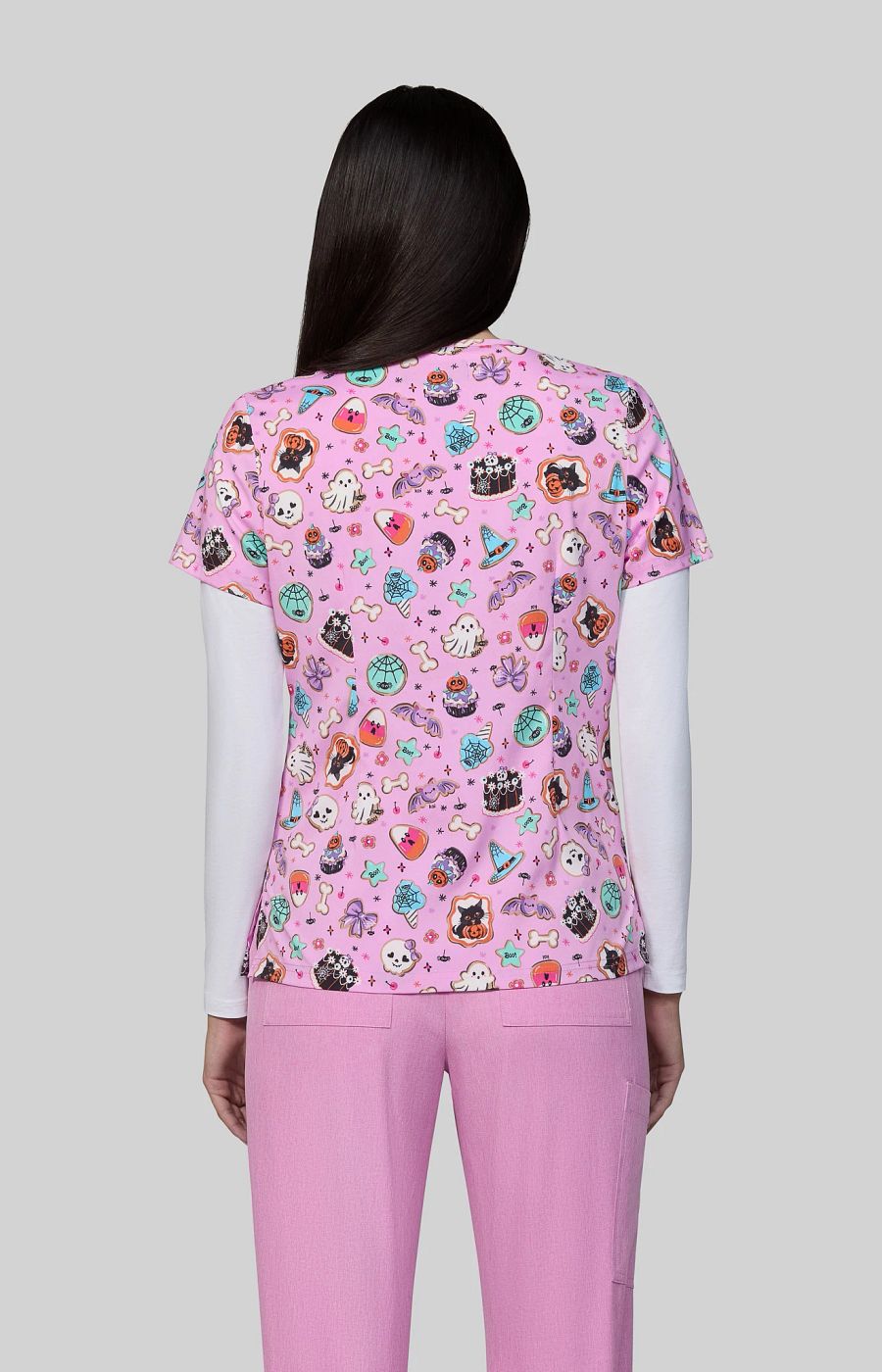 Basics Leslie Women's 2-Pocket Stretch Print Top Spooky Treats