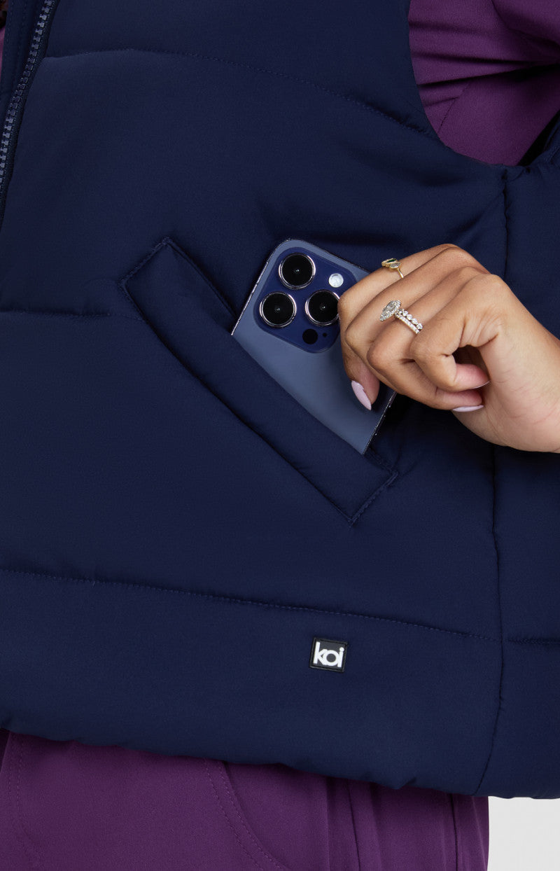 Essentials 475 Nula Vest Navy