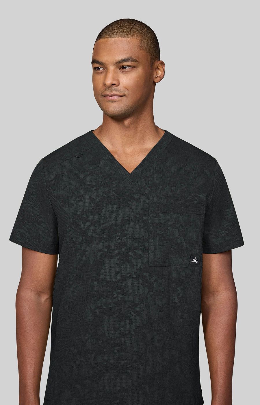 Solis x koi Caldwell Men's 4-Pocket Camo Scrub Top Camo Black