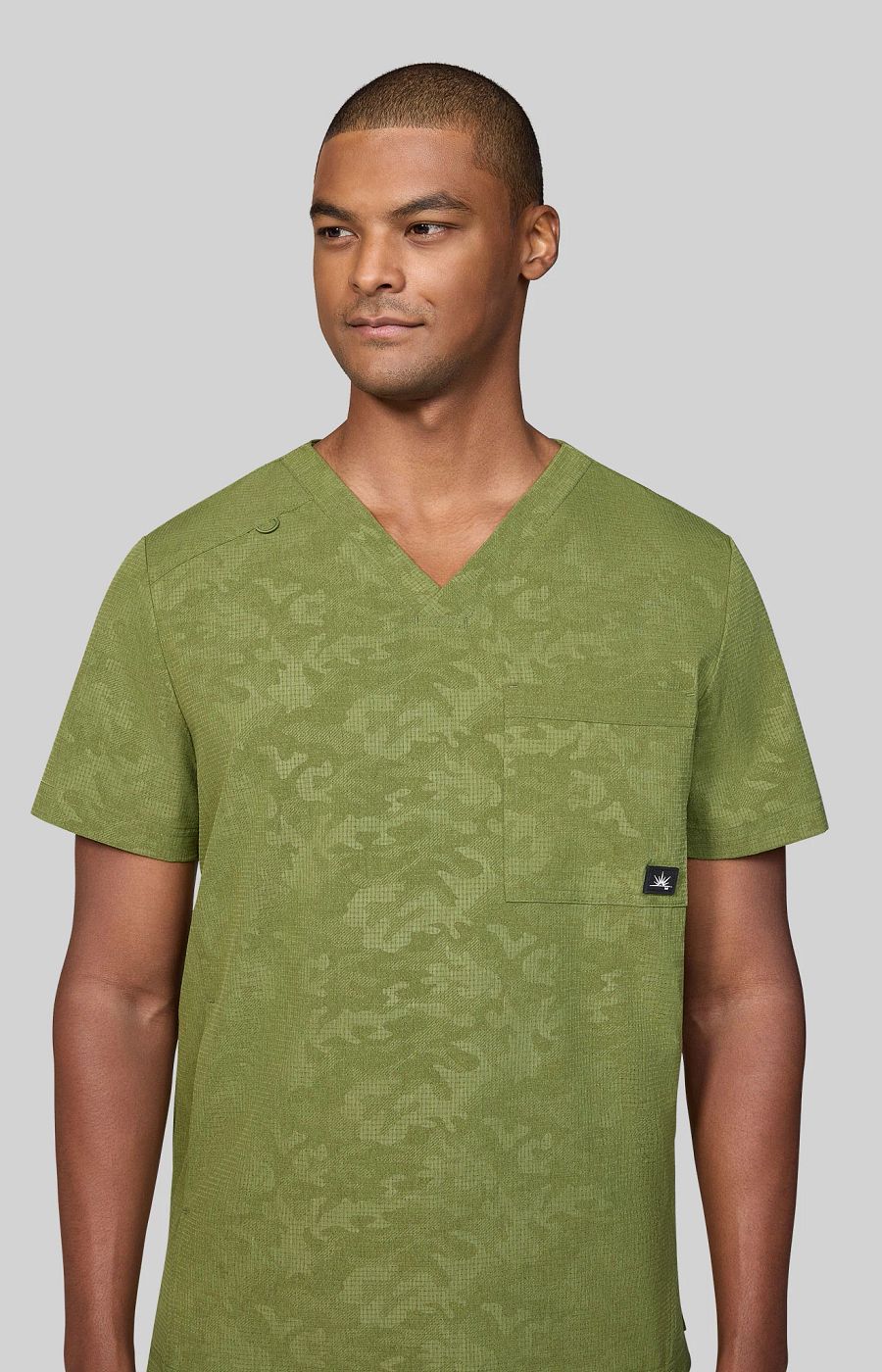 Solis x koi Caldwell Men's 4-Pocket Camo Scrub Top Camo Martini Olive
