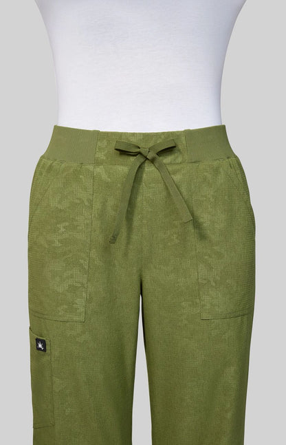 Solis x koi Solea Women's 9-Pocket Camo Scrub Pant Camo Martini Olive