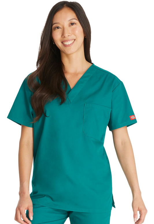 EDS Signature 83706 Unisex Tuckable V-Neck Top Hunter Green Model Image Front | Dickies