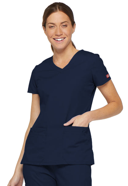 EDS Signature 85906 V-Neck Top Navy Model Image Front | Dickies