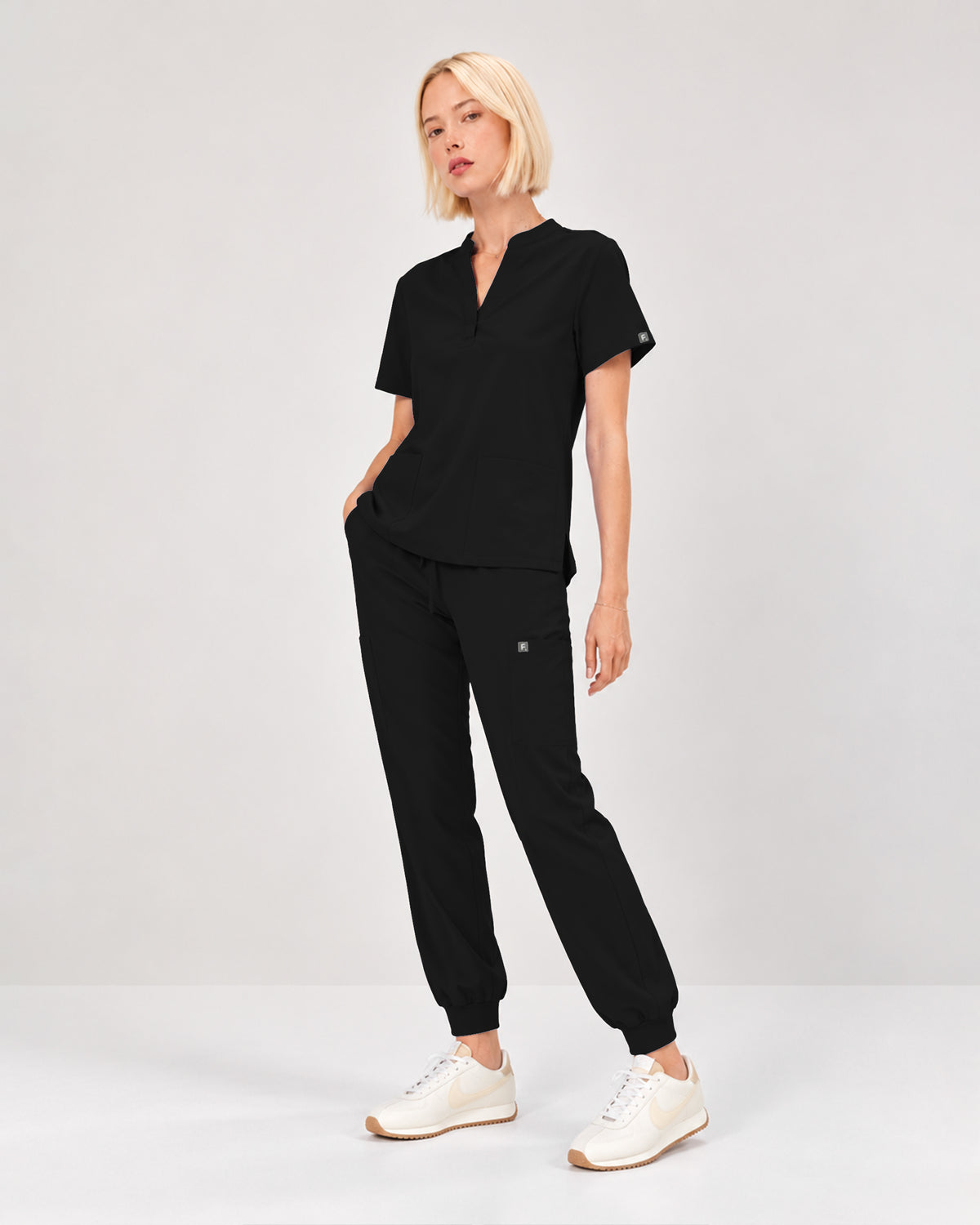 Foundry Women's 1055 Arden 2 Pocket Mandarin Top Black