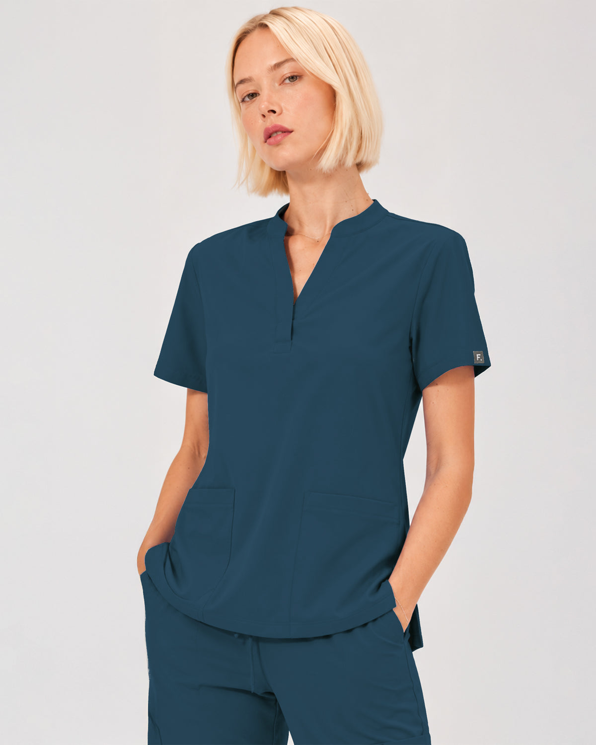 Foundry Women's 1055 Arden 2 Pocket Mandarin Top Caribbean