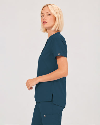 Foundry Women's 1055 Arden 2 Pocket Mandarin Top Caribbean