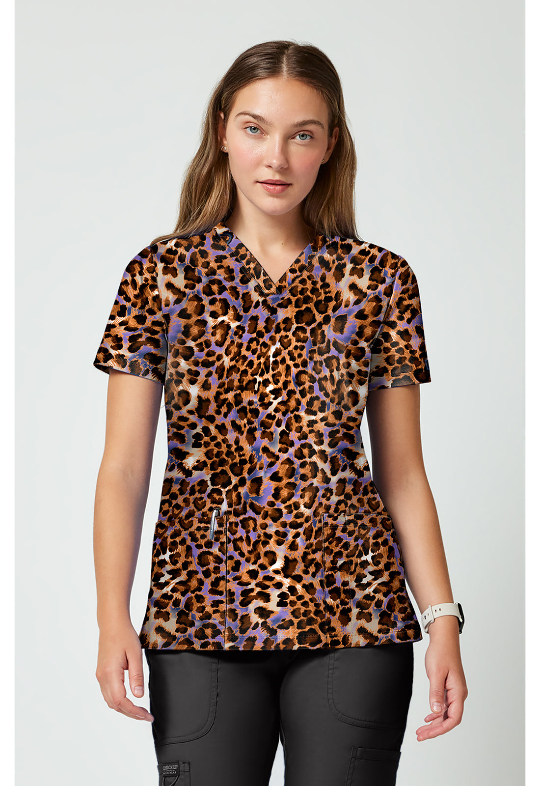 Achieve CK00010 Women's 2 Pocket Print Scrub Top Leopard Queen