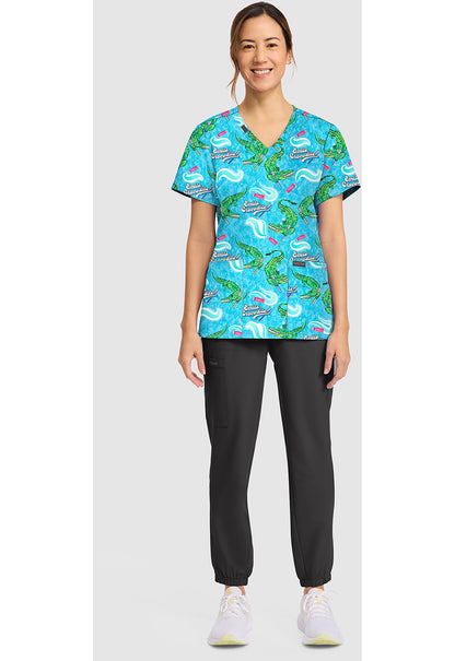 Genuine CK856 Women's Print V-Neck Scrub Top Smile Crocodile
