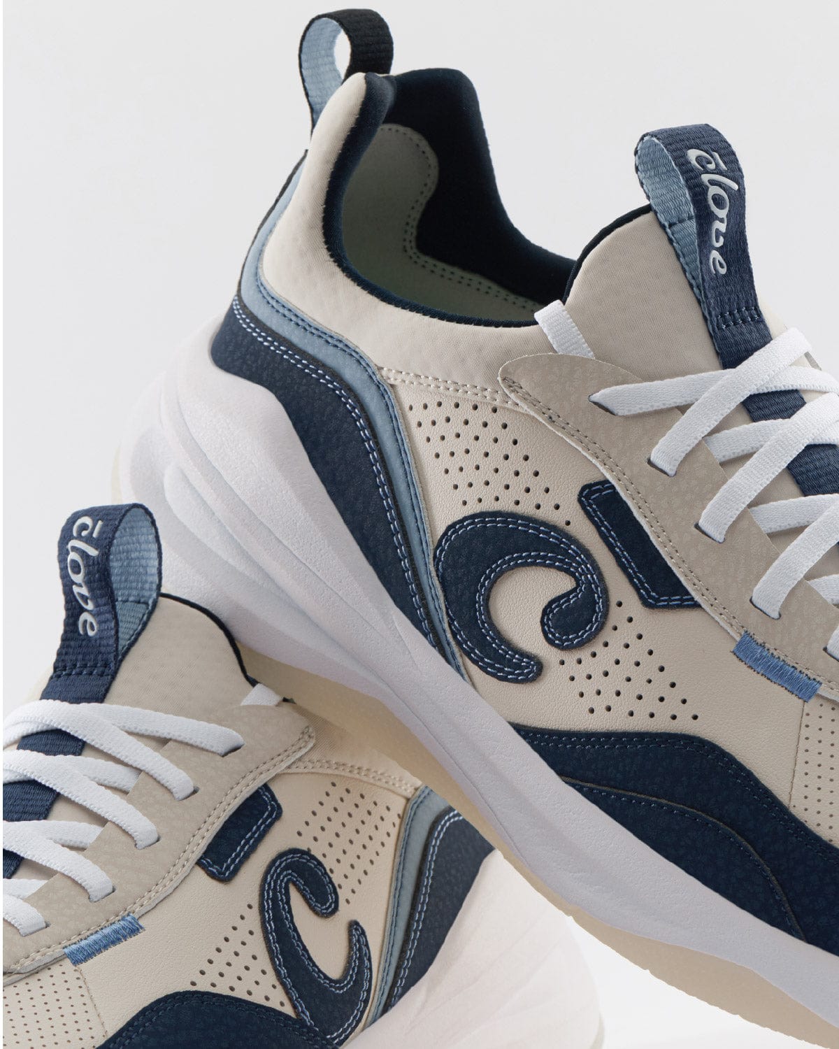 Men's Strada Shoes Sand / Navy / White
