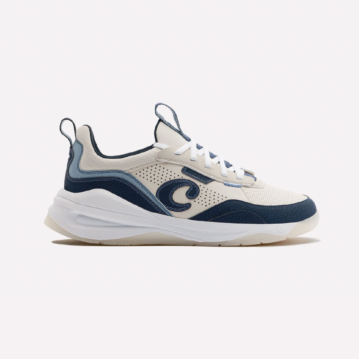 Women's Strada Shoes Sand / Navy / White