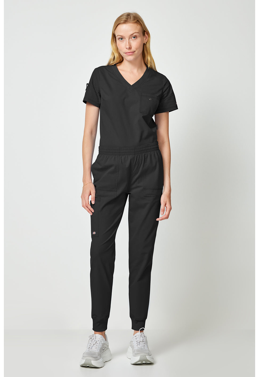 Forge DK275 Women's Mide Rise Cargo Scrub Joggers Black
