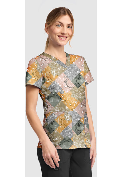 EDS DK667 Women's V-Neck Print Scrub Top Patch Paisley
