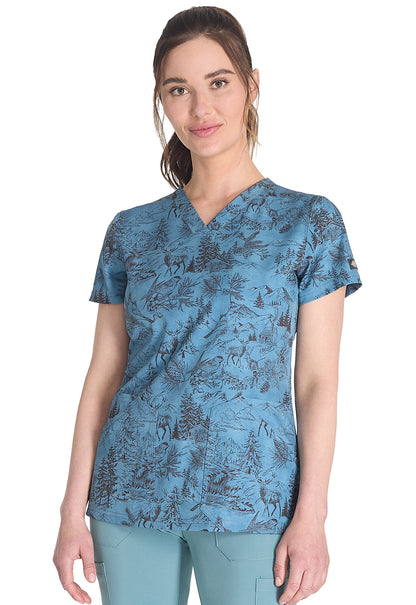 Prints DK667 V-Neck Print Top Rustic Toile Model Image Front | Dickies