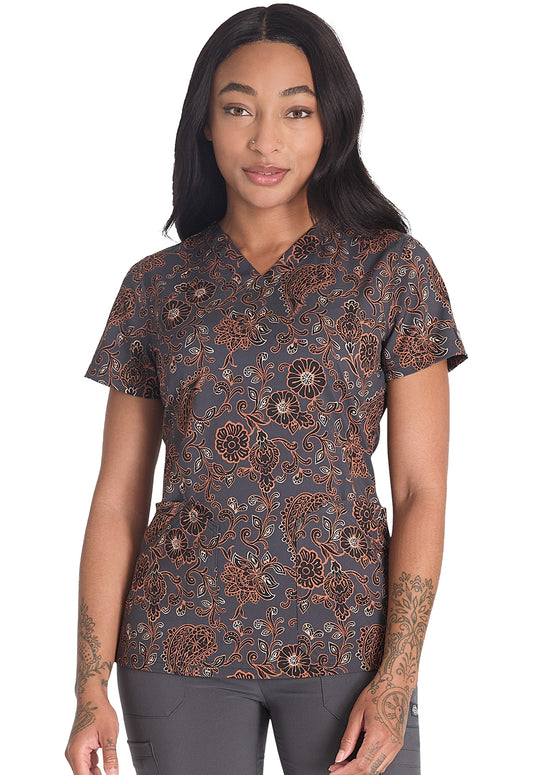 Prints DK667 V-Neck Print Top Western Floral Model Image Front | Dickies