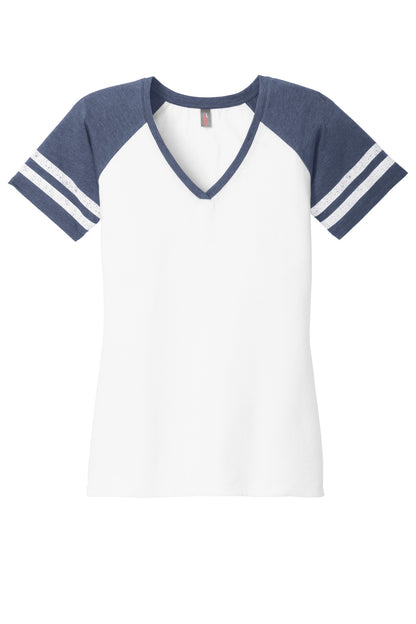 District Women's Game V-Neck Tee DM476 White/ Heathered True Navy