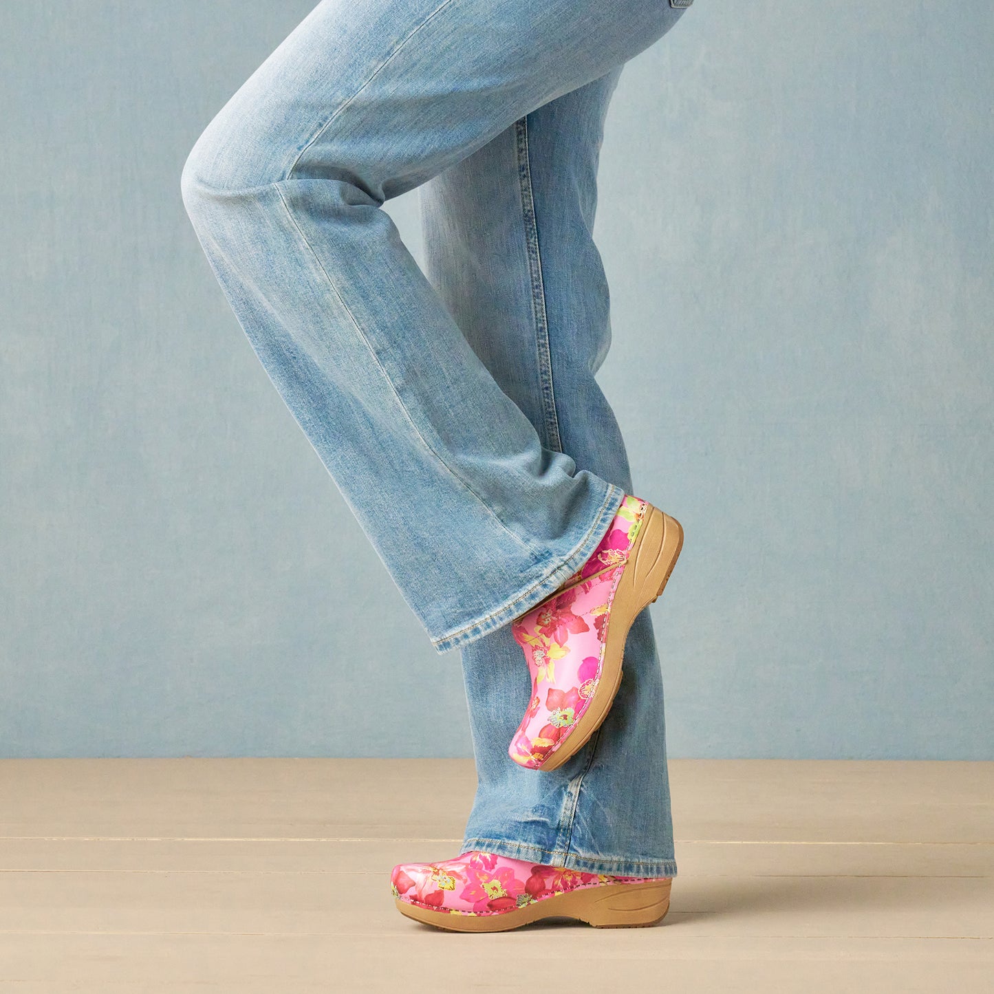 Dansko XP 2.0 Tropical Pink Classic Clog