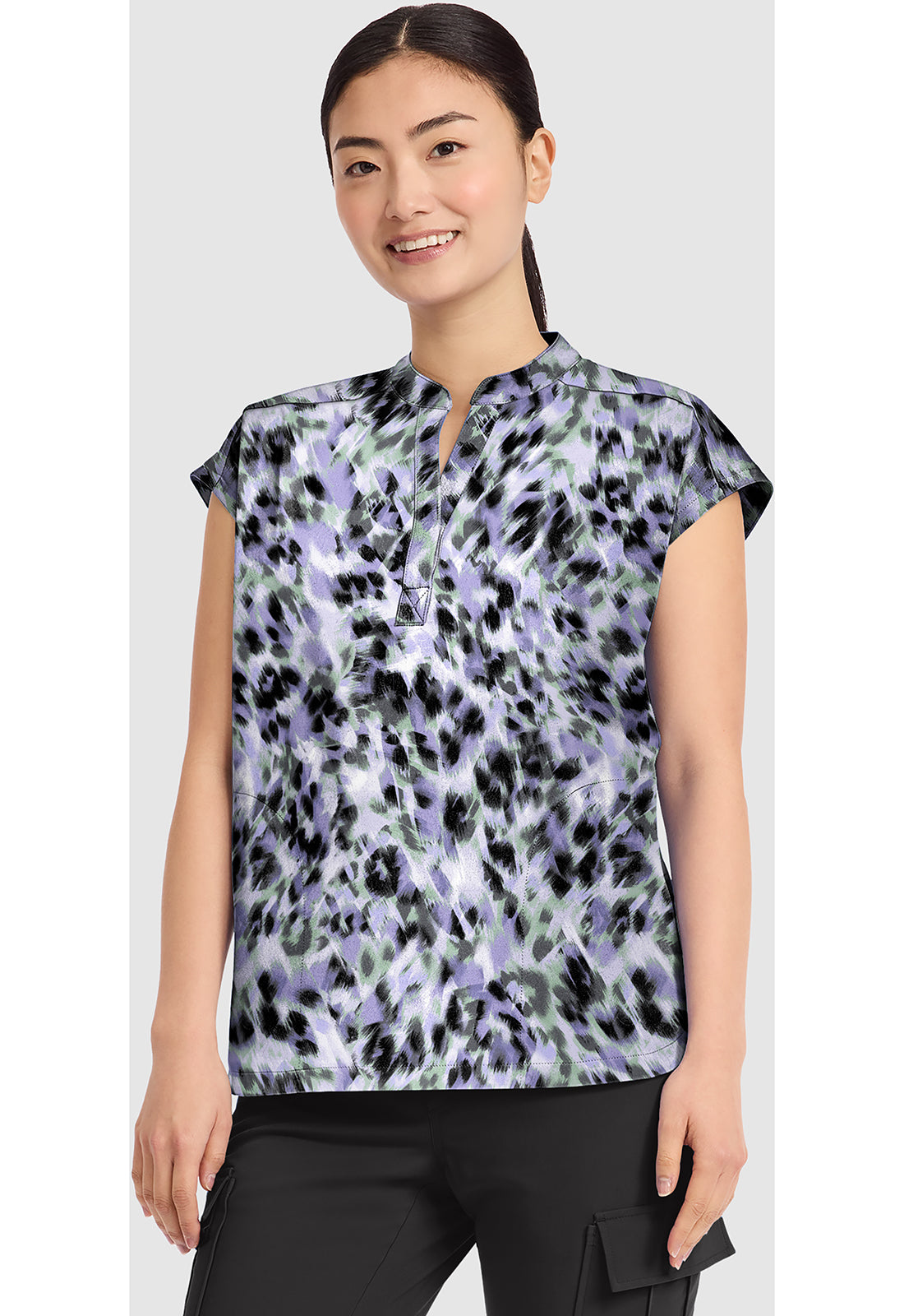 Prints HH912 Women's Journey Scrub Top Blurred Cheetah