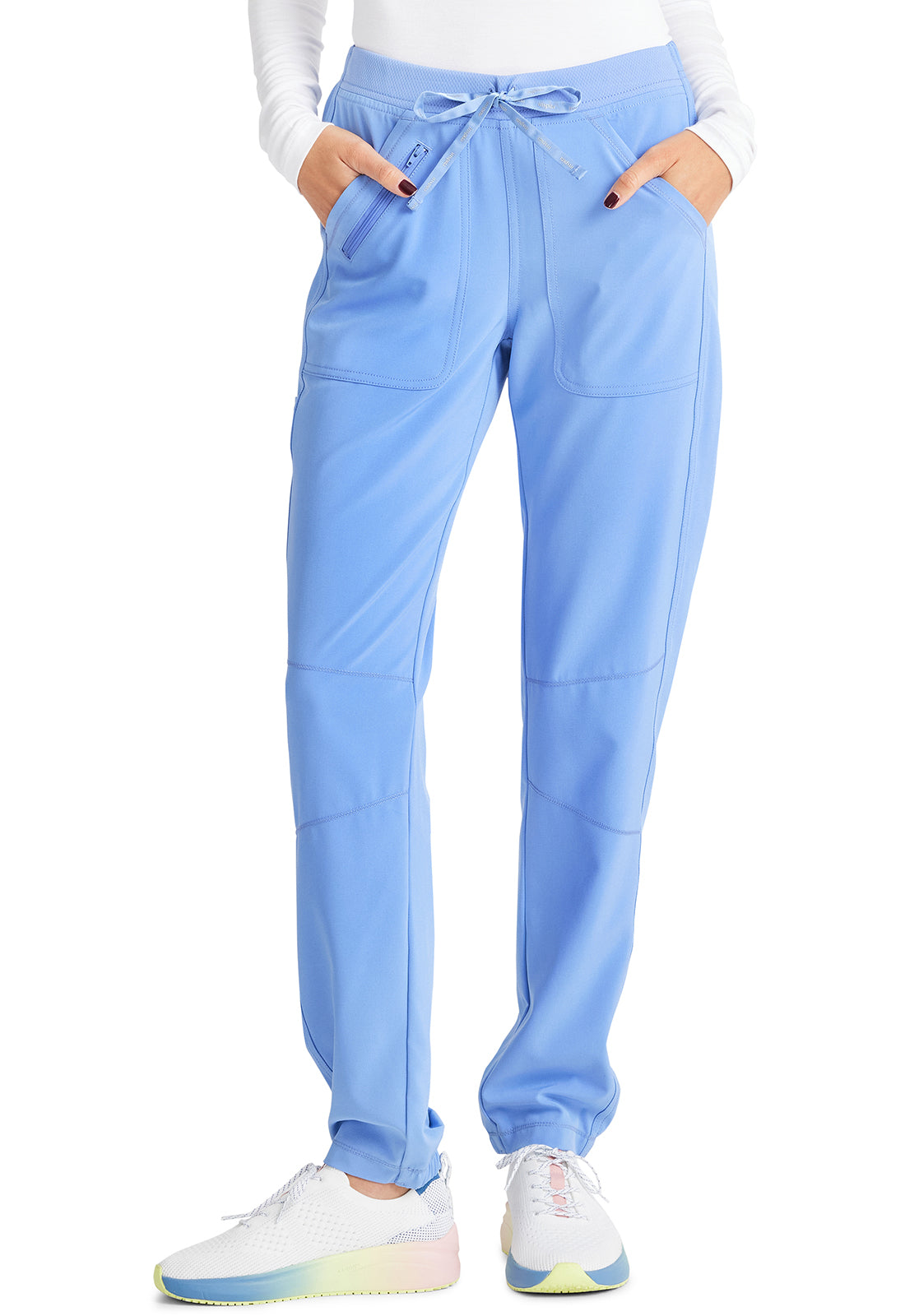 Inspira Flex IP042A Hybrid Hem Jogger Ciel Model Image Front | Inspira