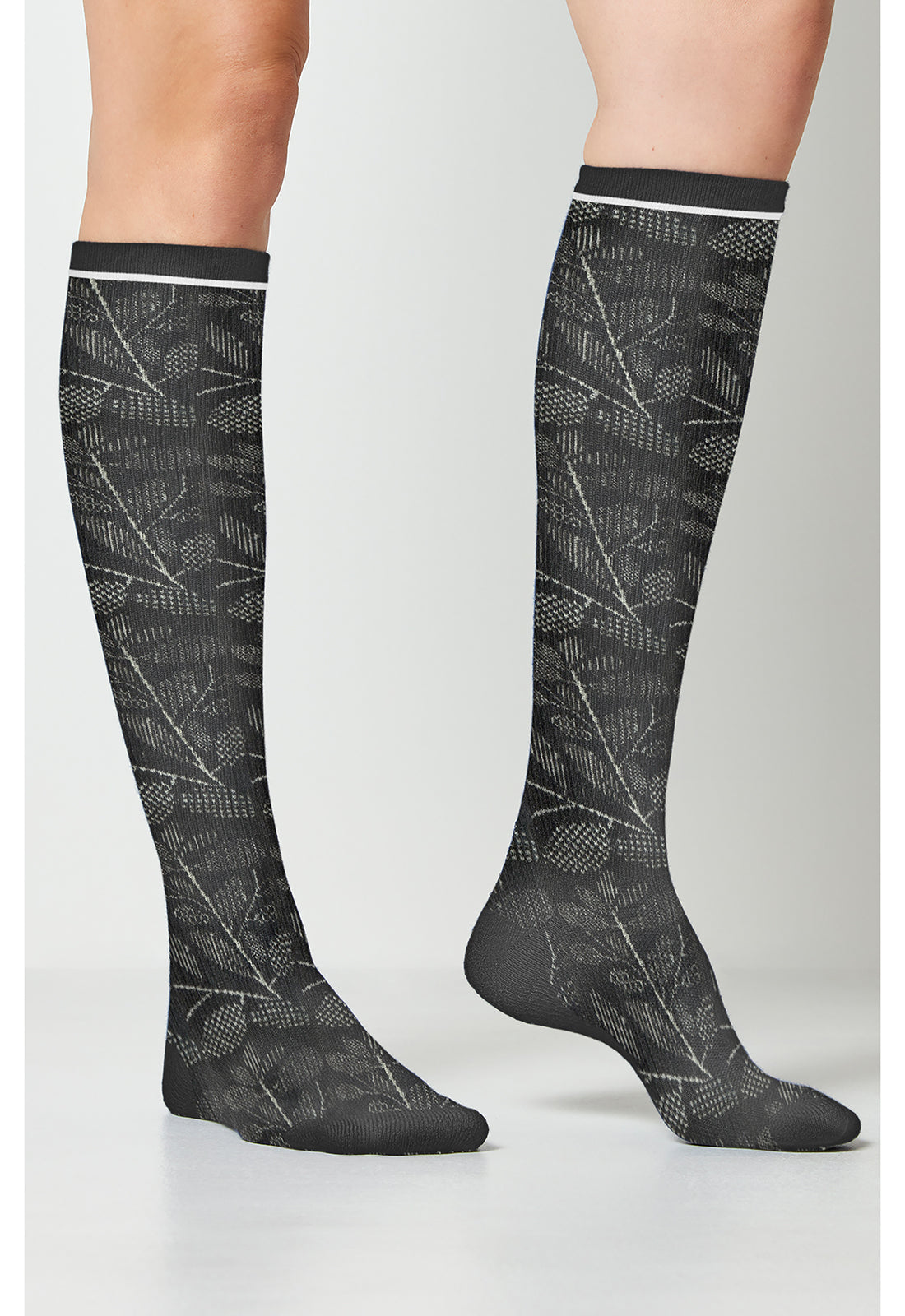 Legwear LXSUPPOR Women's Knee High 15-20 mmHg Compression Socks Leafy Black