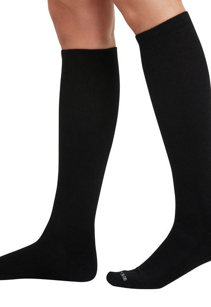 Legwear LXSUPPORT Knee High 15-20 mmHg Compression Socks Onyx Model Image Right Side | Cherokee