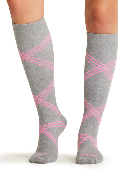 Legwear LXSUPPORT Knee High 15-20 mmHg Compression Socks Twisted Shocking Pink Model Image Front | Cherokee