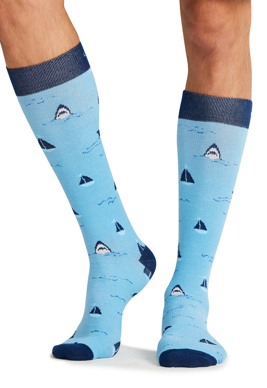 Legwear MPRINTSUPPORT Men's 10-15mmHg Compression Socks Sails and Sharks Model Image Front | Cherokee