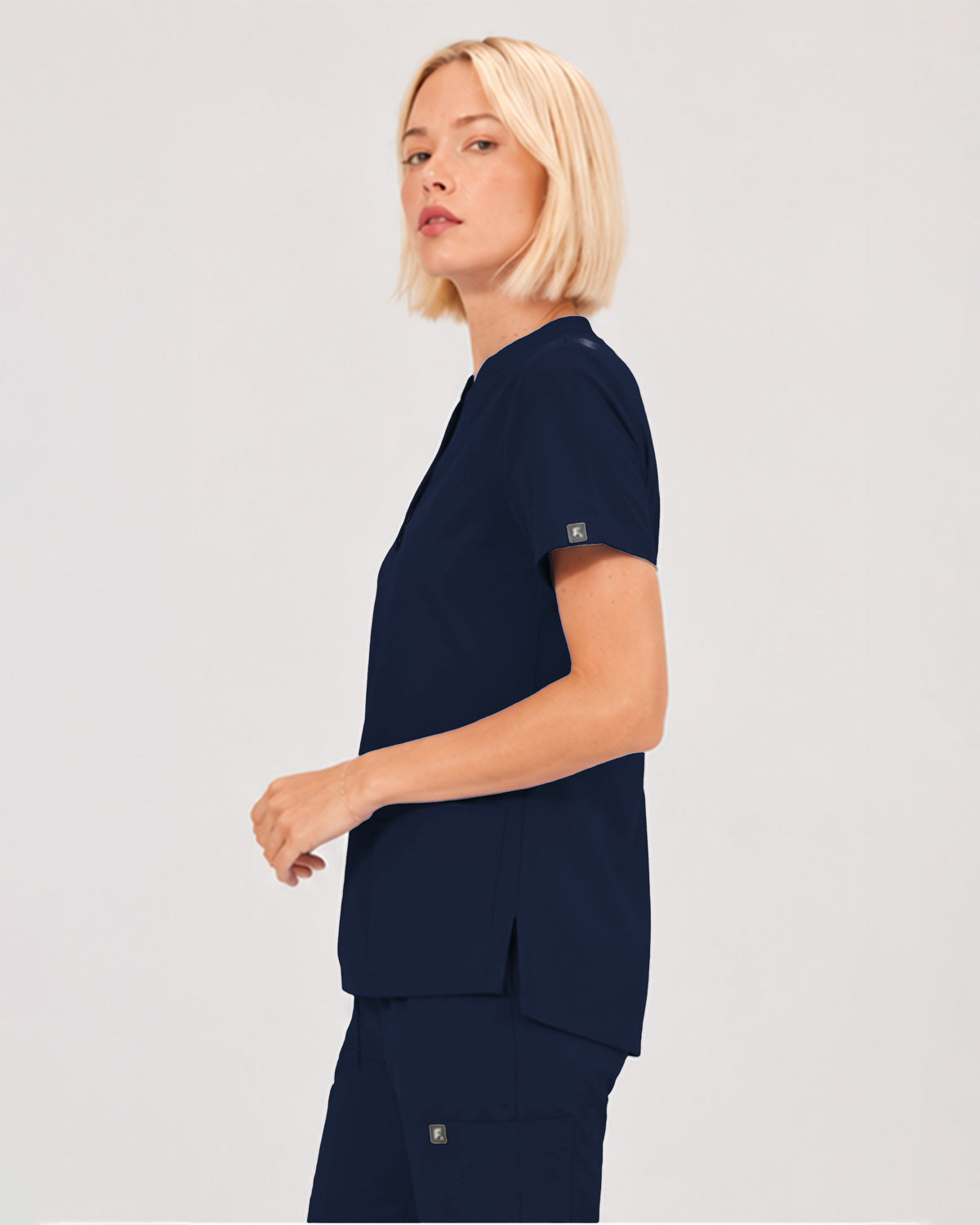 Foundry Women's 1055 Arden 2 Pocket Mandarin Top Navy