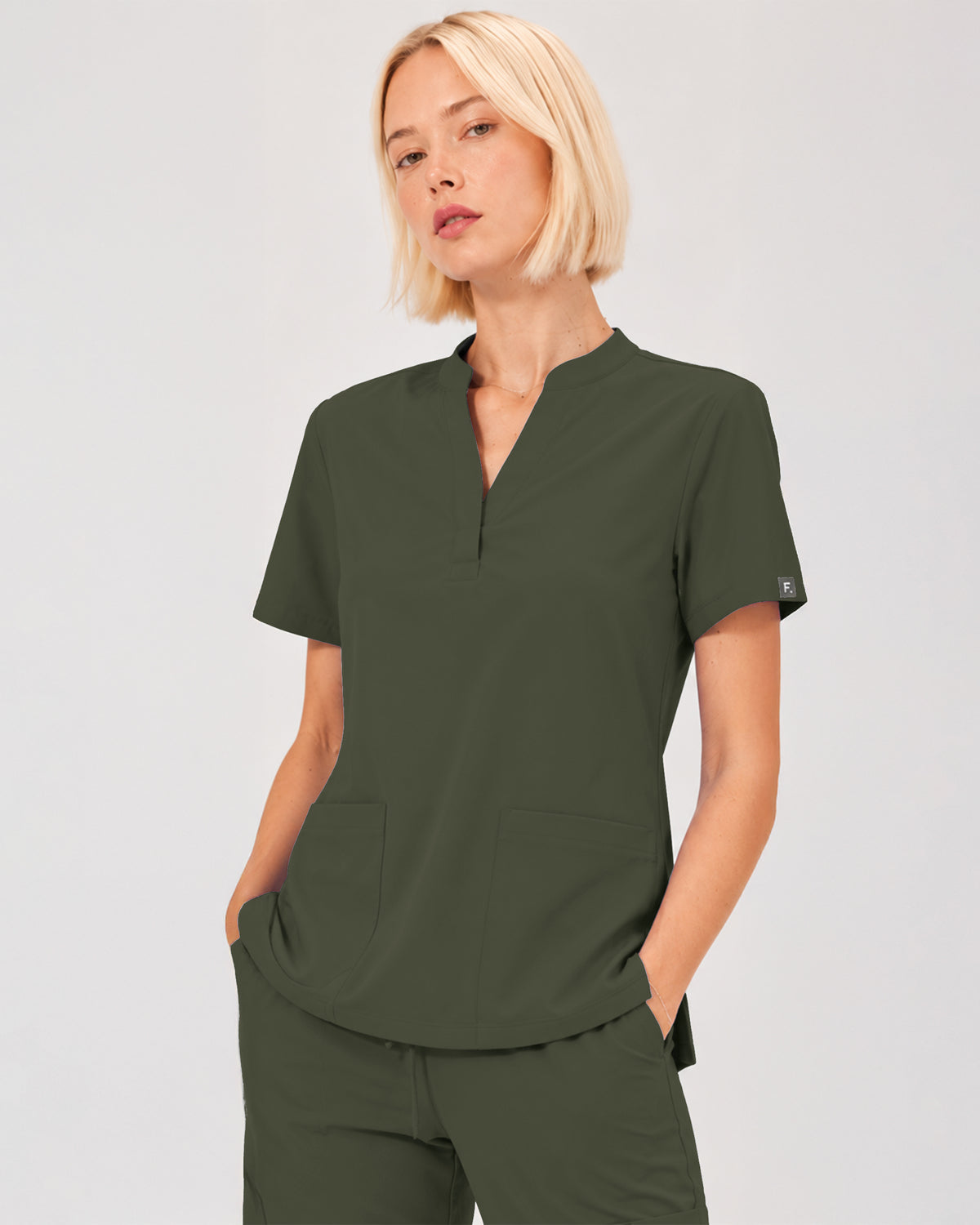Foundry Women's 1055 Arden 2 Pocket Mandarin Top Olive