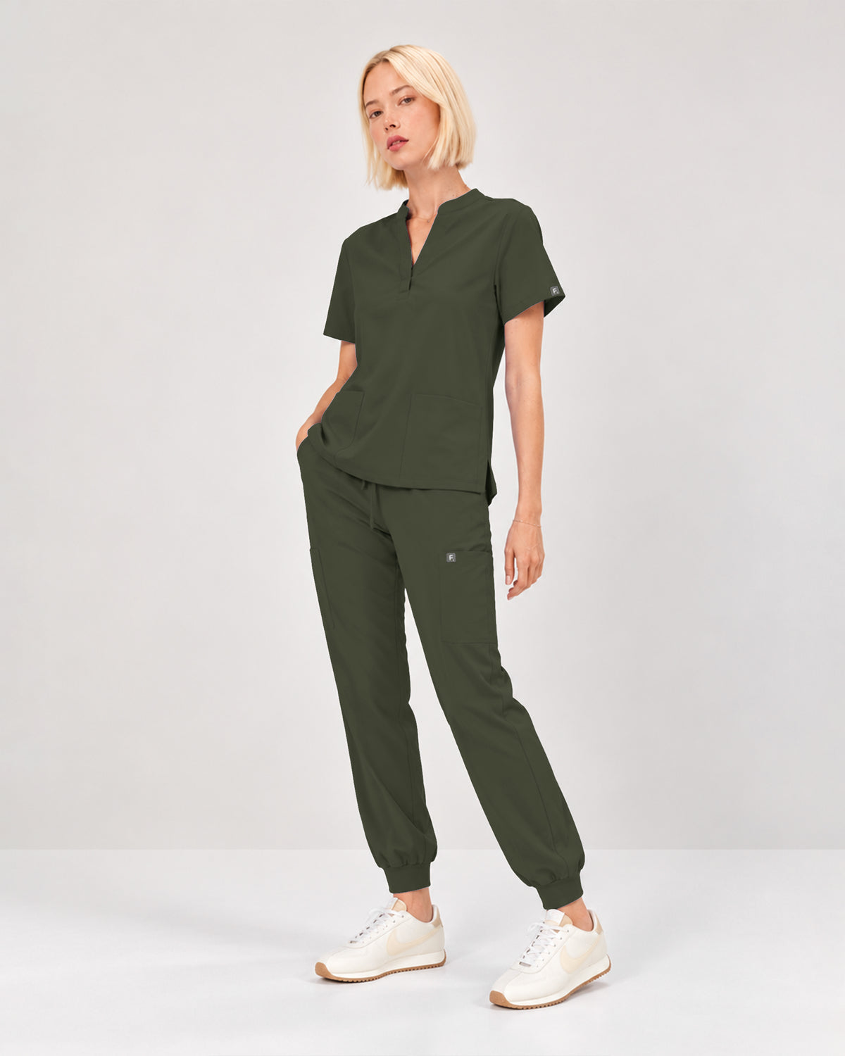 Foundry Women's 1055 Arden 2 Pocket Mandarin Top Olive
