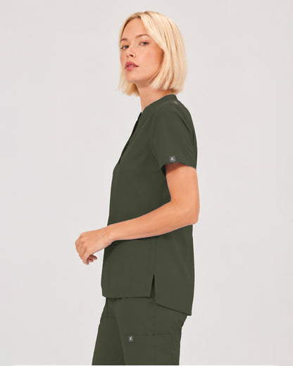 Foundry Women's 1055 Arden 2 Pocket Mandarin Top Olive