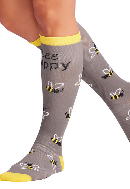 Legwear PRINTSUPPORT Women's 10-15mmHg Compression Socks Bee Happy Model Image Right Side | Cherokee