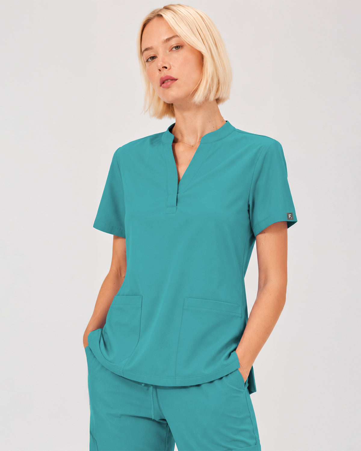 Foundry Women's 1055 Arden 2 Pocket Mandarin Top Teal