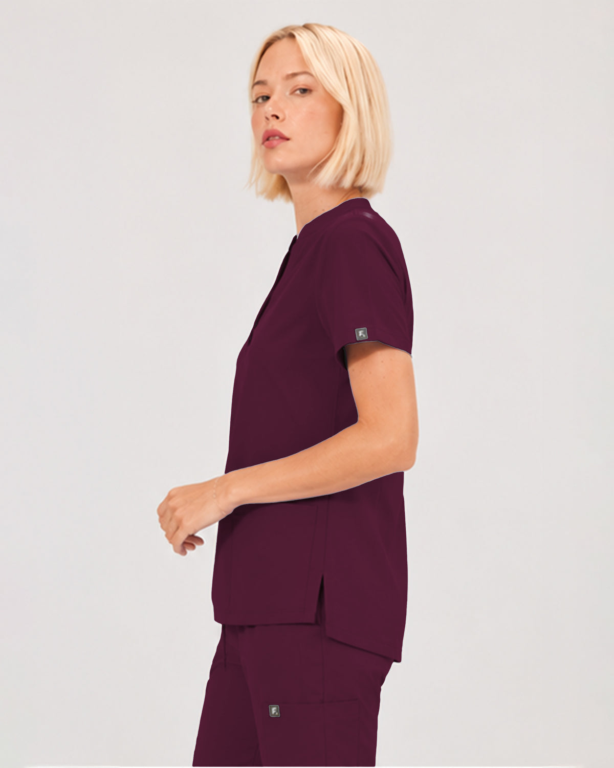 Foundry Women's 1055 Arden 2 Pocket Mandarin Top Wine