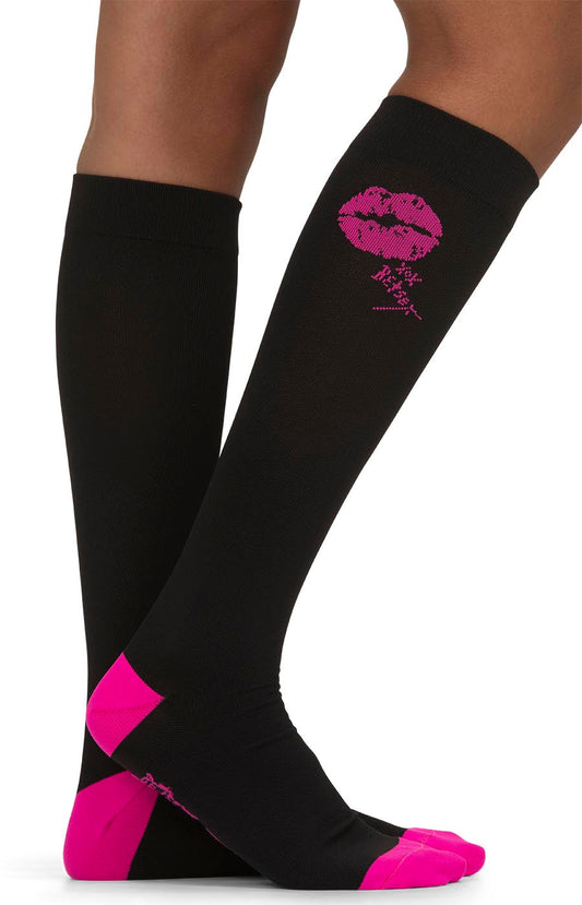 Betsey Johnson BA155 Betsey Compression Socks 1-pk XOX Betsey Black