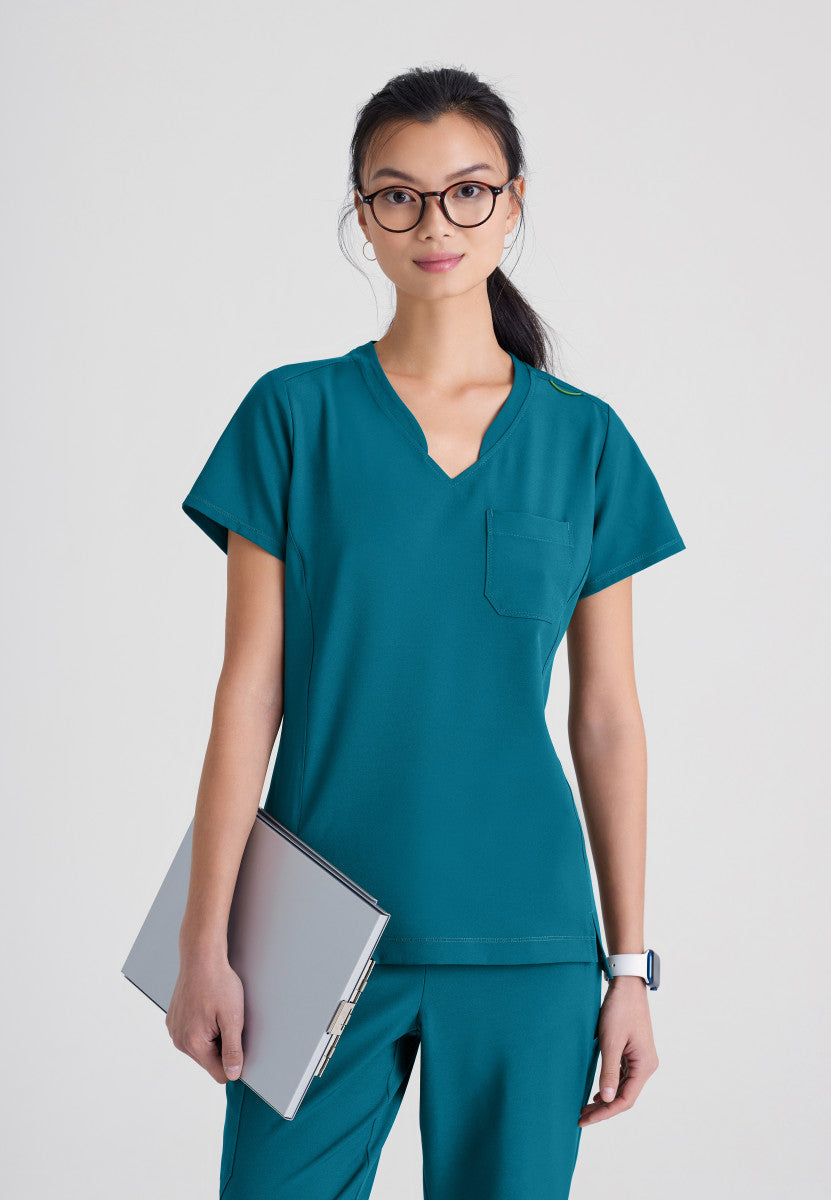 Greys Anatomy Evolve GSST181 Sway Tuck-In Scrub Top Bahama