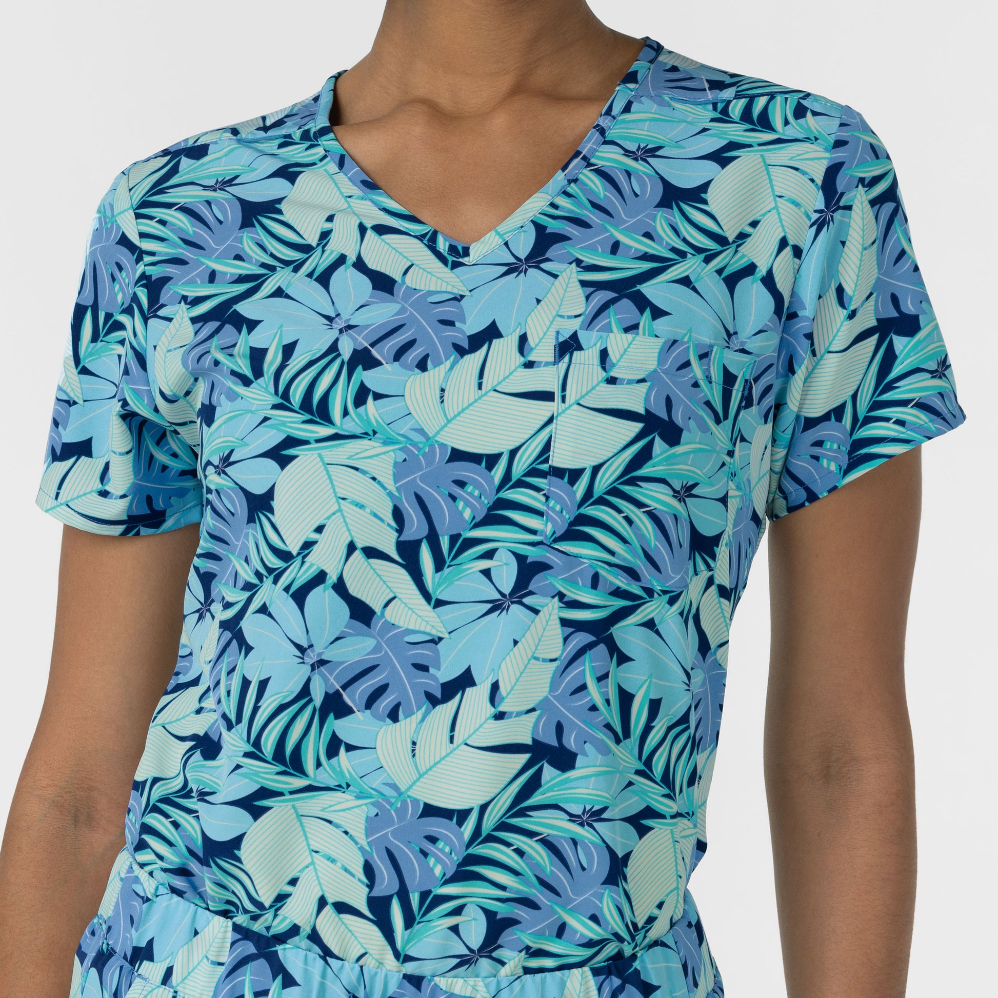 Fashion Prints 6467 Women's 1-Pocket Tuck-in Print Scrub Top Breezy Palms