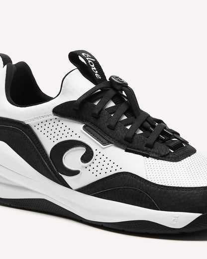 Women's Strada Shoes White / Black