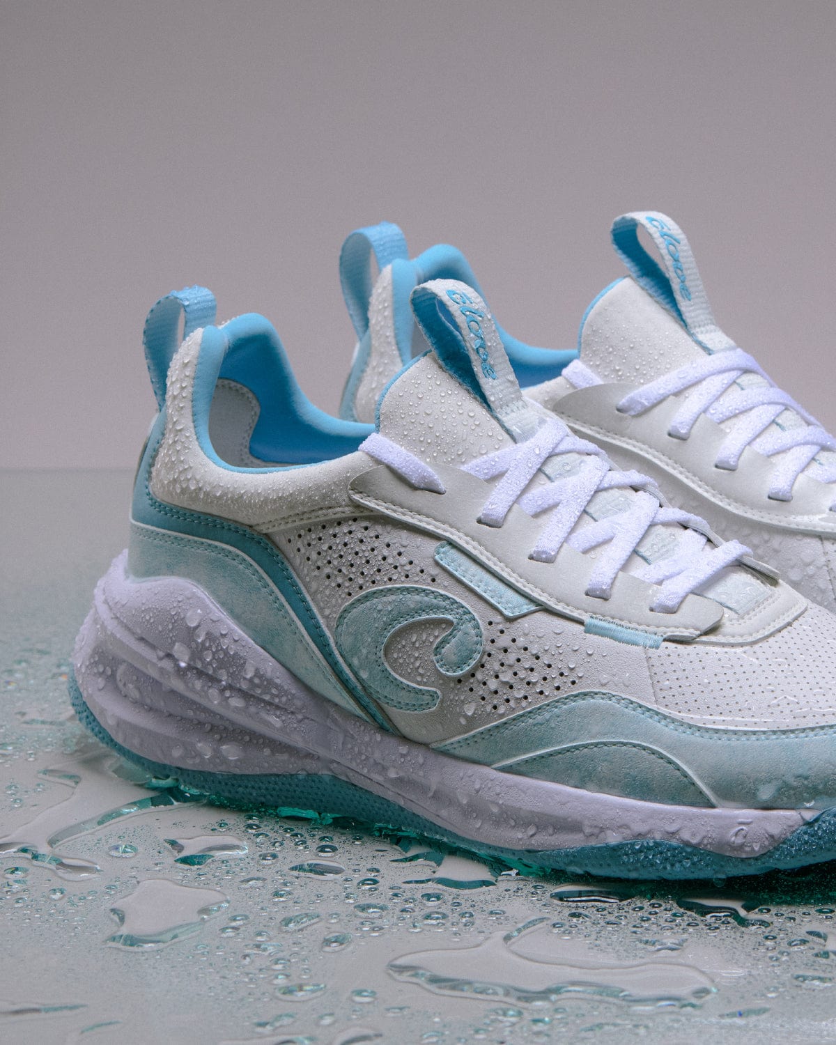 Men's Strada Shoes White / Brushed Aqua