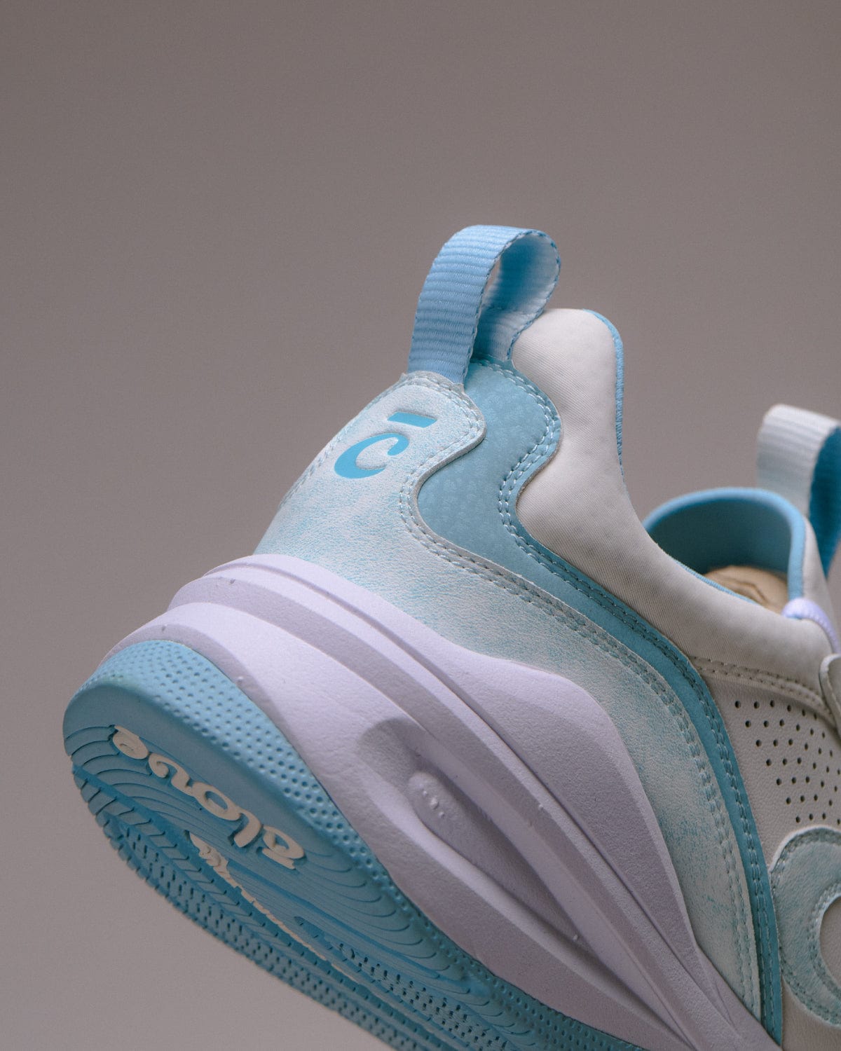 Men's Strada Shoes White / Brushed Aqua