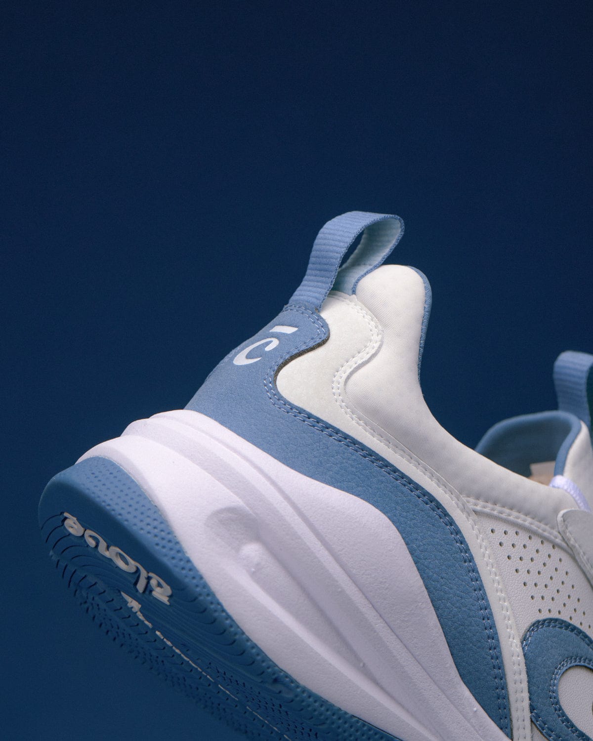 Men's Strada Shoes White / Ocean Blue